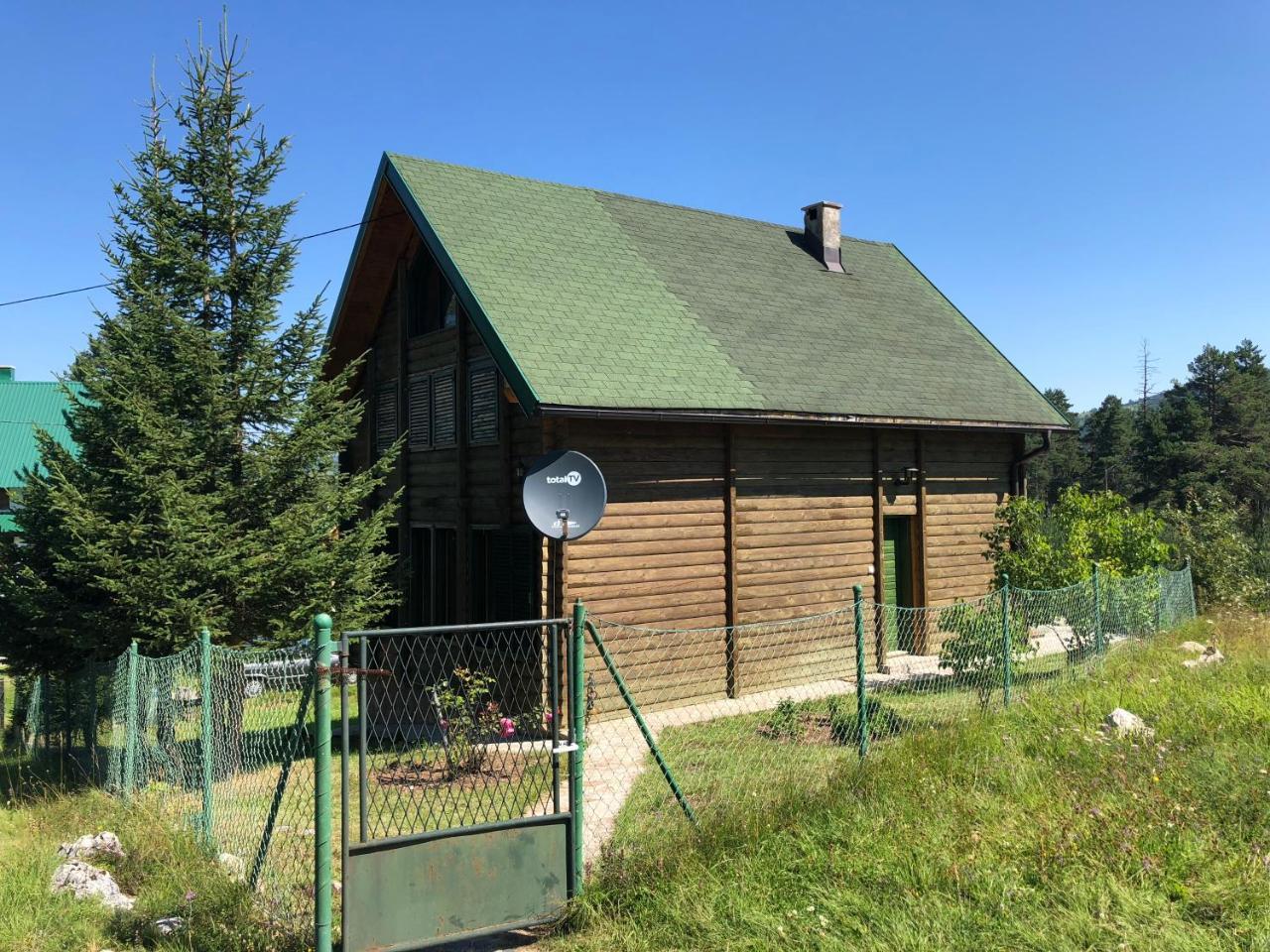 Kuca U Borju - House In Pines Lägenhet Žabljak Exteriör bild
